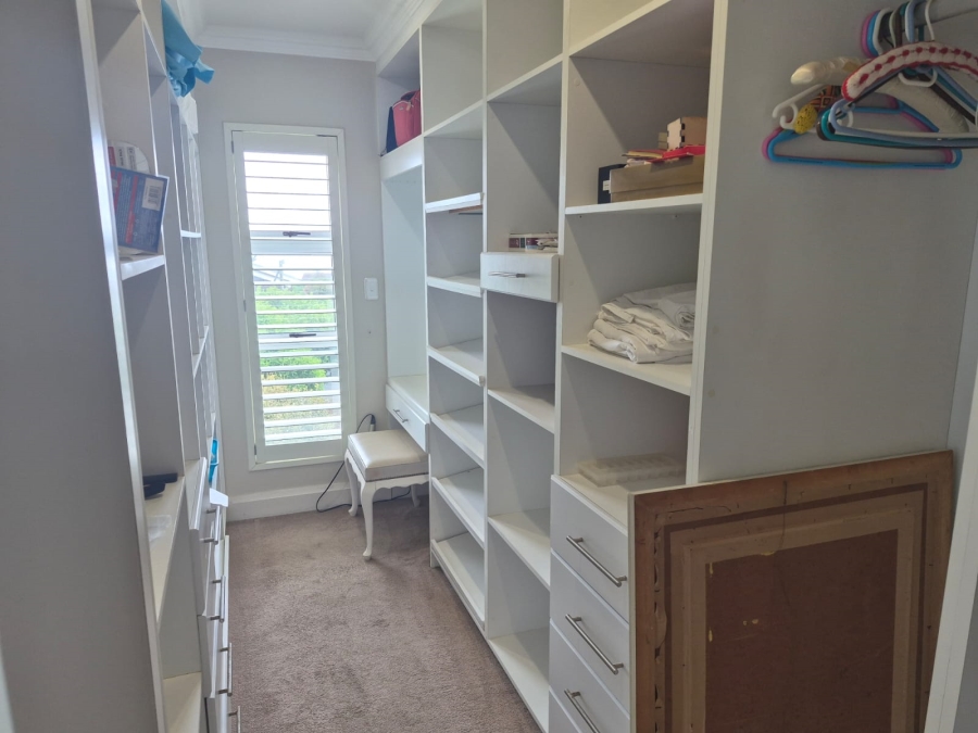3 Bedroom Property for Sale in Boggomsbaai Western Cape